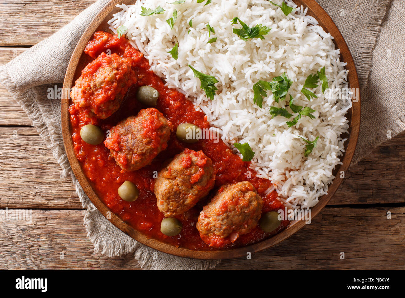 Hackbällchen mit Tomatensauce - Griechischer Art (Illustrationsbild)